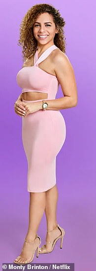 把他们的心放在线上! Stacy、Paige 和 Lydia 正在豆荚中寻找他们的灵魂伴侣