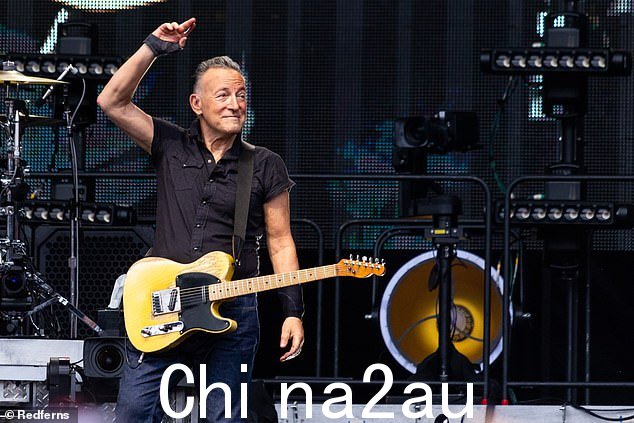 痛苦:根据克利夫兰诊所的说法,消化性溃疡病“发生在胃或小肠第一部分形成开放性溃疡或溃疡时”