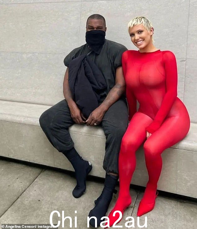 有消息称 West 和 Censori 一直在意大利引发争议,为推出新的 Yeezy 时尚系列做准备