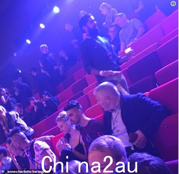 第一次目击:这对情侣首次出现在 MTV EMA 上