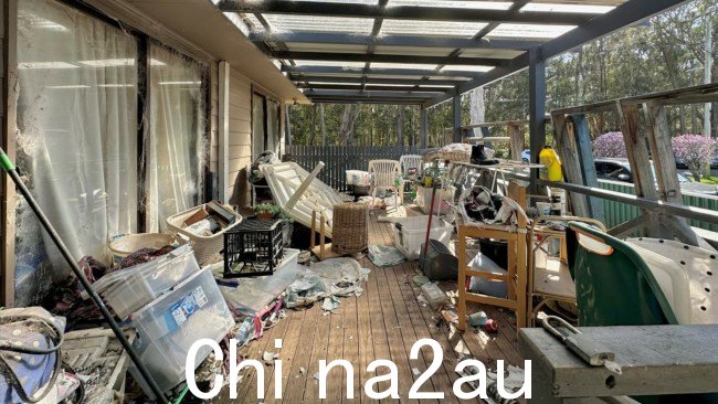 家里堆满了垃圾、家具和个人物品。图片：RealEstate.com.au