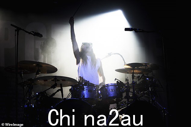 这首情歌详细描述了音乐家与 Chrishell 的高调关系,Chrishell 在遇到 G Flip 之前只与男性发生过关系