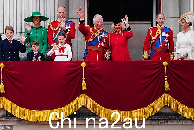英国历史上在位时间最长的君主的去世并没有像许多评论家——尤其是共和党评论家——所预言的那样说明君主制的脆弱性。Ra此外,它还提醒人们皇室的花岗岩般的永恒感