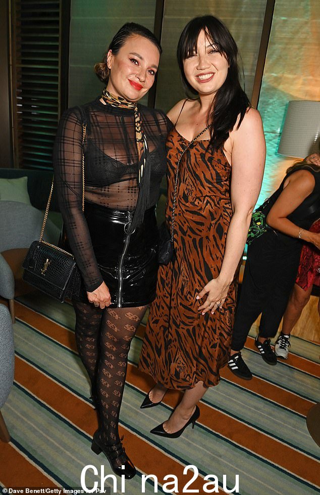 派对:Gizzi Erskine 和 Daisy Lowe 出席 Pavyllon London 的 VIP 发布会