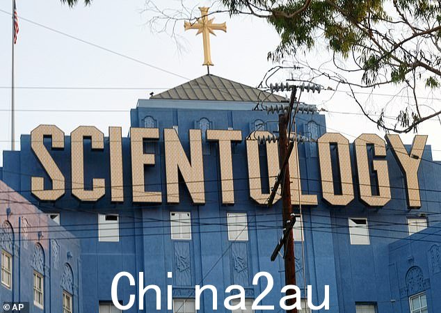 山达基教在两次刑事审判中都处于前沿和中心位置。所有三名女性都作证说,她们花了这么长时间才向警方报案,是因为担心山达基教会的报复