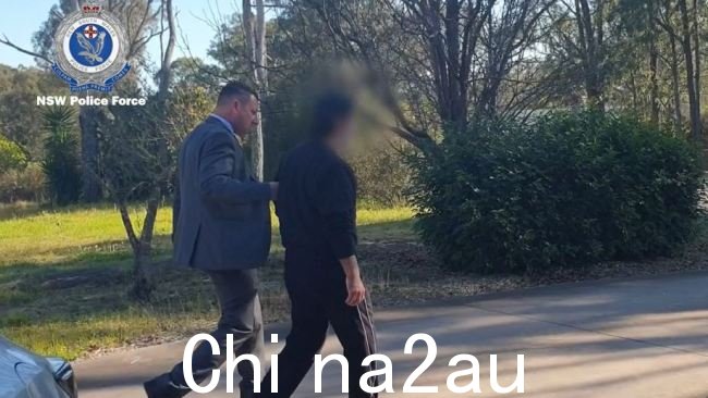 本月早些时候对涉嫌访问儿童虐待材料进行的调查,最终于周三在 Rouse Hill 的一处住宅中执行了搜查令。图片:新南威尔士州警方。