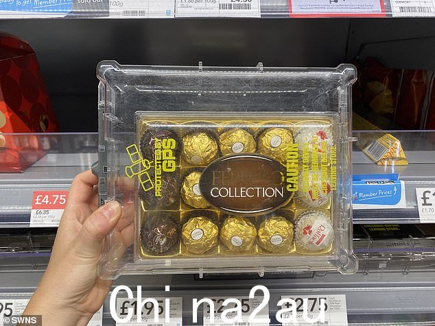 Ferrero Rocher 与各种其他产品一起装在塑料安全盒中