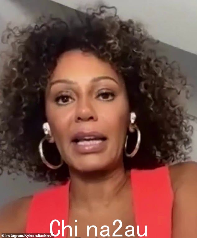 辣妹组合歌手 Mel B 被迫坦白,因为有传言说她今年在《蒙面歌手澳大利亚》中被一个长相相似的人取代了