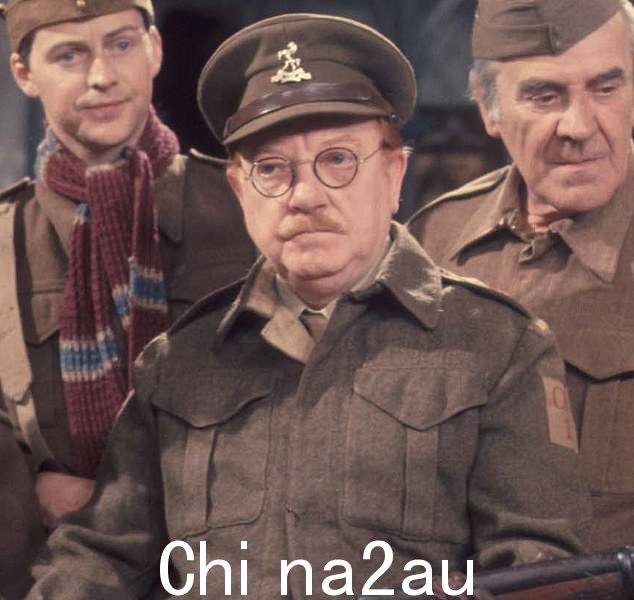 David Forge 在一封电子邮件中使用了经典 BBC 情景喜剧中 Mainwaring 上尉(如图中所示)的著名台词来“贬低”他的对手,纪律委员会被告知