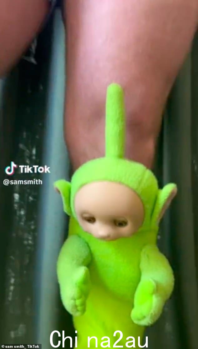 特写:霓虹绿高跟靴出现在网上流传的TikTok视频开头