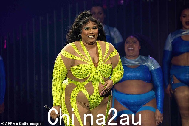 Lizzo 去年在德克萨斯州奥斯汀穆迪中心举行的音乐会上被拍到