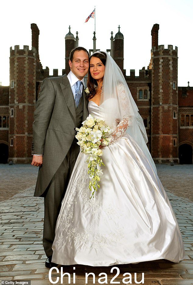 索菲·温克曼 (Sophie Winkleman) 和弗雷德里克·温莎勋爵 (Lord Frederick Windsor) 于 2009 年 9 月 12 日在汉普顿宫举行了盛大的婚礼