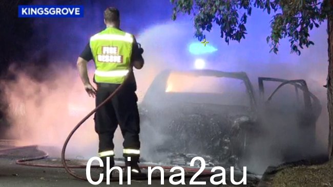 警方发现三辆车被烧毁,引发人们对最近的枪击事件是否与黑帮活动有关的疑问。图片:九新闻