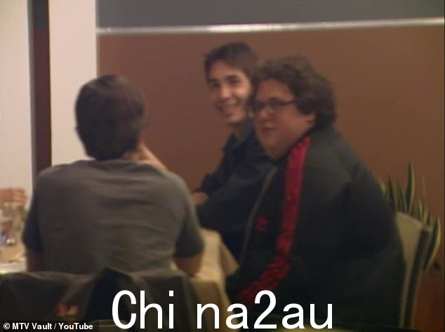 Zoey 101 明星 Alexa Nikolas 最近还抨击阿什顿允许乔纳·希尔 (Jonah Hill) 欺骗贾斯汀·朗 (Justin Long) 在他的节目中为未成年女孩购买酒精饮料的恶作剧