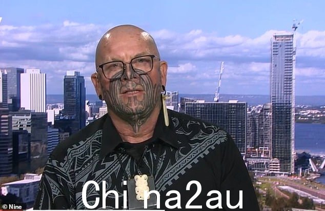 Michael Barclay(如图)因传统纹身而在珀斯一家酒吧被拒绝提供服务而感到“尴尬”,并计划向人权委员会投诉