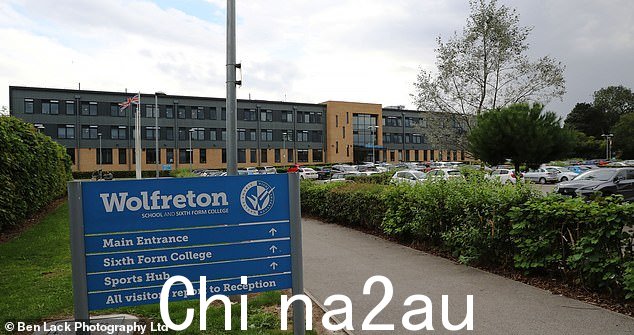 图为位于 Well Lane 的 Wofreton 学校和六年级学院