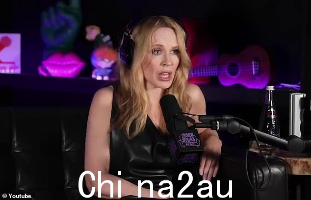 'Padam 也有这样的经历,它让人们感到惊讶,并在“面向年轻人”的电台上播出。但我认为我们正处于一个年龄歧视并不酷的时代。人们已经克服了它,”她说