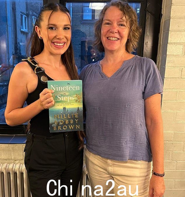 共同努力:米莉·博比·布朗 (Millie Bobbie Brown) 利用作家凯瑟琳·麦克格尔 (Katherine McGurl) 的服务,根据她祖母的战时故事,帮助她将《十九级台阶》的想法变为现实