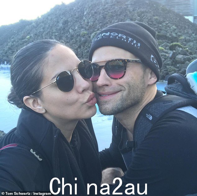 过去:2015 年,这对前夫妇订婚并于 2016 年 8 月喜结连理,并于 2019 年在拉斯维加斯举行正式婚礼