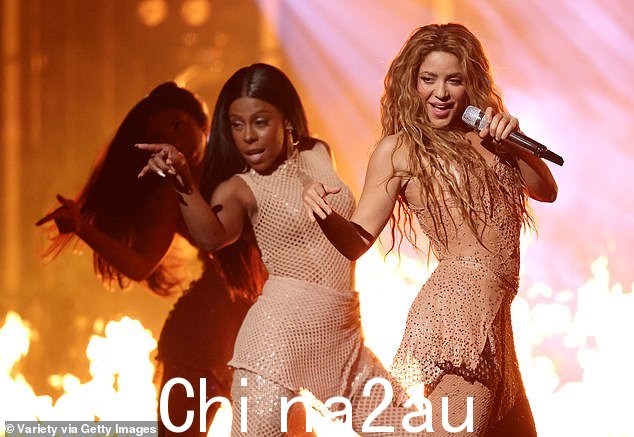 地狱没有愤怒:这首歌于一月份发行,名为 Shakira Bzrp Music Sessions 53,其中包含对 Gerard 和 Clara 的一些挖苦