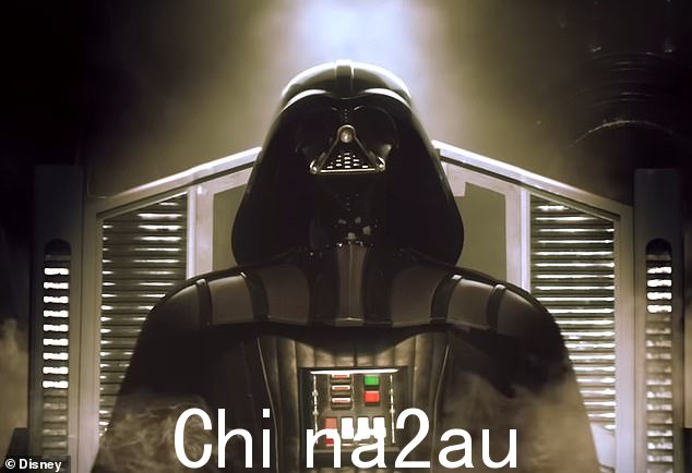 达斯·维达(Darth Vader),在《阿索卡》的预览中出现,是阿纳金变身的命运人物,也是这部轰动一时的科幻选集中最突出的人物之一。 《星球大战:阿索卡》将于周二晚上在 Disney+ 上播放新剧集