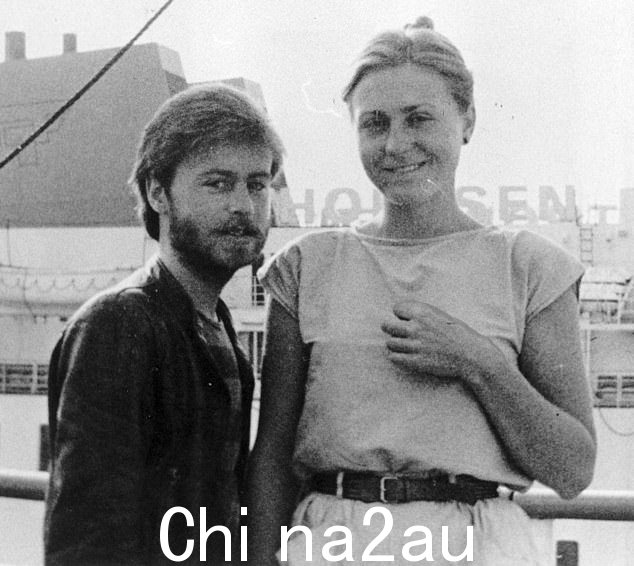 1986 年 7 月 27 日,分别为 28 岁和 29 岁的 Paul Bellion 和 Lorraine(合照)从英格兰出发,第三次一起前往法国