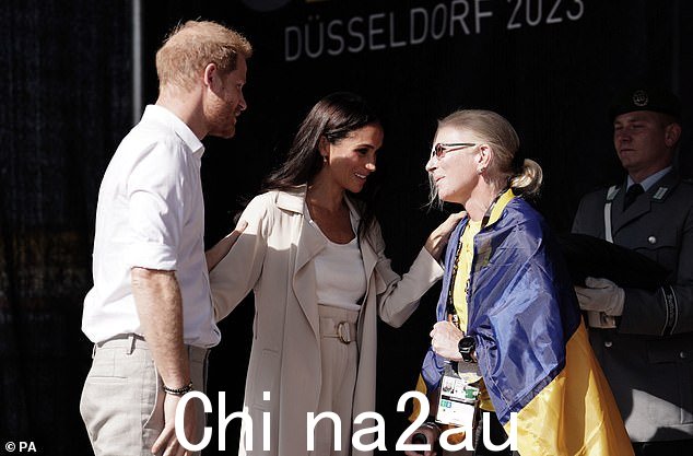 苏塞克斯公爵和公爵夫人会见乌克兰运动员尤利娅·派耶夫斯卡 (Yulia Paievska),并于周六向她颁发奖牌