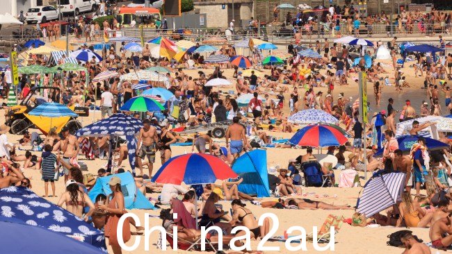 悉尼人被告知要做好迎接更炎热天气的准备,预计气温将上升这周就到了三十几岁了。图片:Mark Evans/Getty Images