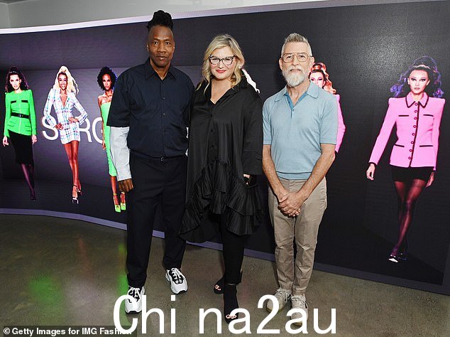 导演 Roger Ross Williams、Larissa Bills 与设计师 Todd Oldham 合影