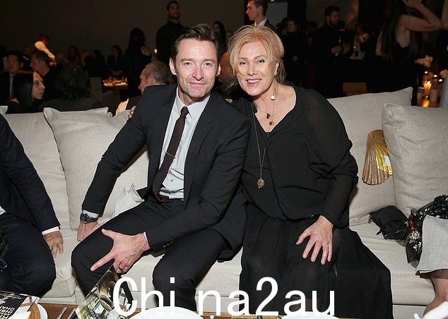 准备离婚:周五,已结婚 27 年的杰克曼和弗内斯发表联合声明,确认分手。两人宣布将在结婚近三十年后提出离婚