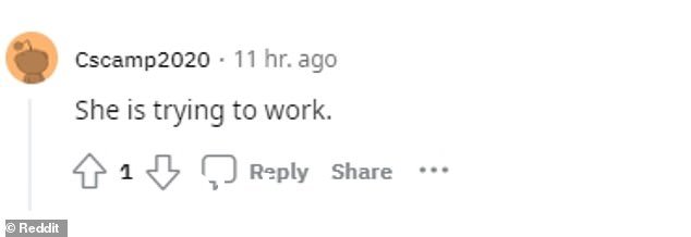 许多 Reddit 用户对她在短片中对待周围人的方式感到震惊,但也有一些用户为她的行为辩护
