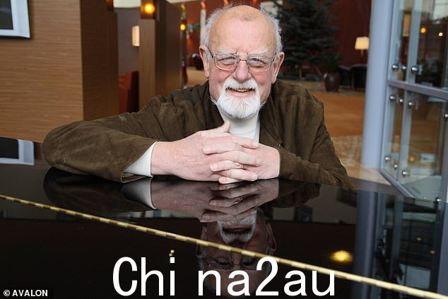 Roger Whittaker,英国最著名的民间音乐歌手之一,去世,享年 87 岁