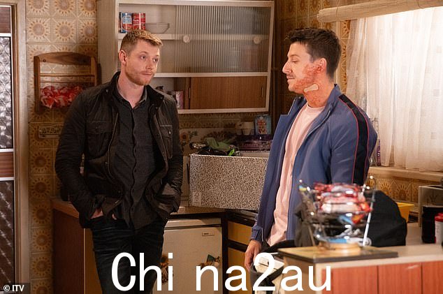 揭晓:后来,在帮助 Ryan 搬进新公寓时,他注意到了自己藏匿的睾丸激素 - 他会与他对峙吗?