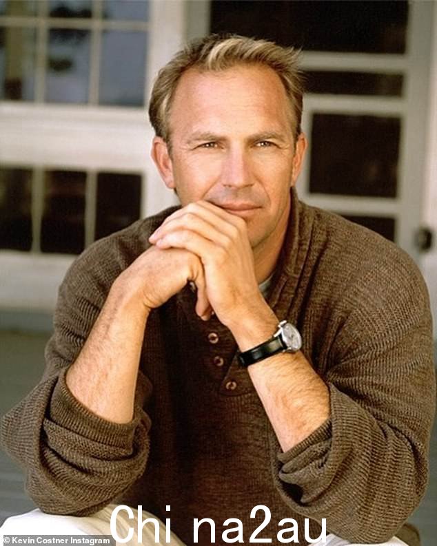 '周一快乐,朋友们。祝大家健康快乐':凯文·科斯特纳 (Kevin Costner) 在一场非常激烈的法律战争后,似乎通过 Instagram 帖子回应了他与克里斯汀·鲍姆加特纳 (Christine Baumgartner) 的离婚协议,其中发布了一张 1999 年的照片flick Message In A Bottle