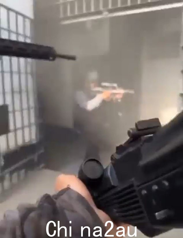 委内瑞拉安全部队周三袭击了阿拉瓜州的托科隆监狱中心,作为控制行动的一部分