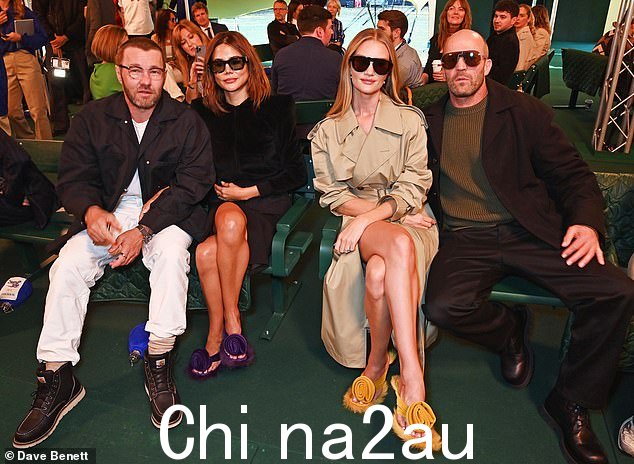 Joel Edgerton、Christine Centenera、Rosie Huntington-Whiteley 和 Jason Statham 出席 Burberry 2024 春夏时装秀