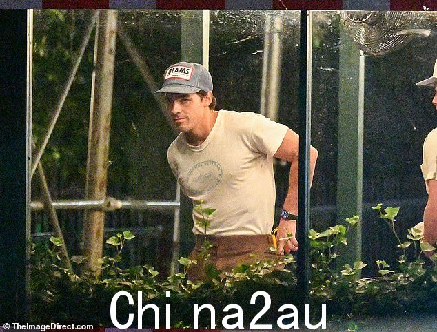 此消息传出后,34 岁的乔纳斯的代表在给 DailyMail.com 的一份声明中表示,这位歌手正在寻求与 27 岁的《权力的游戏》明星“共同抚养孩子”,并补充道:“孩子们没有被绑架”