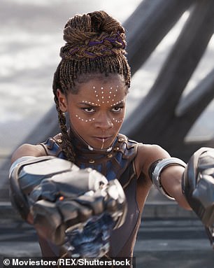 Letitia Wright 在第一部《黑豹》电影中饰演 Shuri