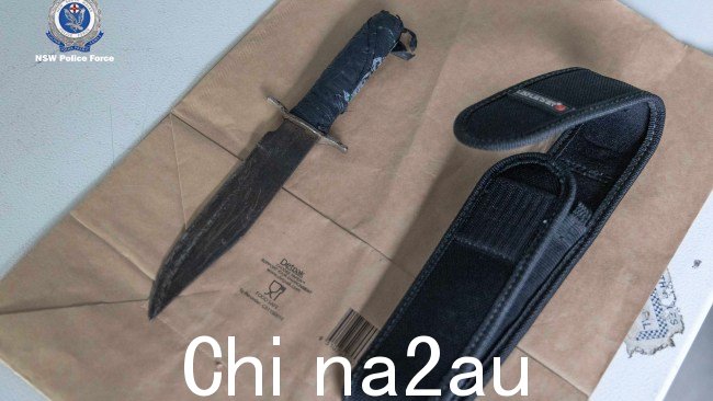 西北大都市区侦探代理警司格伦·帕克斯行动经理宣布行动成功。图片:新南威尔士州警方