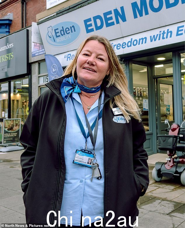 Dawn Conroy,49 岁(如图)是镇上 Eden Mobility 的经理,该公司外面的人行道上排列着摩托车