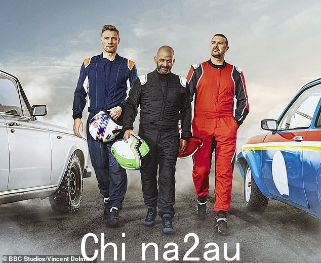 《Top Gear》的未来悬而未决,健康和安全部门的负责人仍在继续调查几乎致命的撞车事故,这起事故几乎杀死了联合主持人安德鲁·“弗雷迪”·弗林托夫。 Flintoff 与联合主持人 Chris Harris 和 Paddy McGuiness 合影