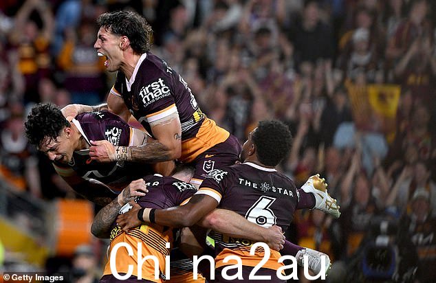 布里斯班野马队周六在 Suncorp 体育场击败了勇士队