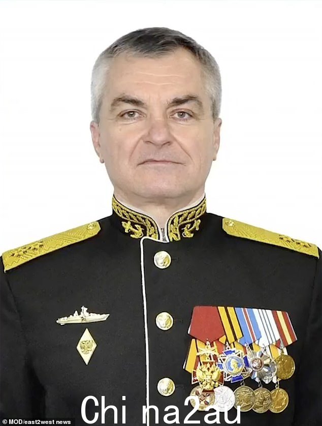 基辅正式声称,61 岁的海军上将维克多·索科洛夫 (Viktor Sokolov) 是其中之一,他是普京在 2022 年 4 月莫斯科旗舰惨遭乌克兰海王星导弹袭击后精心挑选的,以恢复舰队的自豪感。死亡。” class=