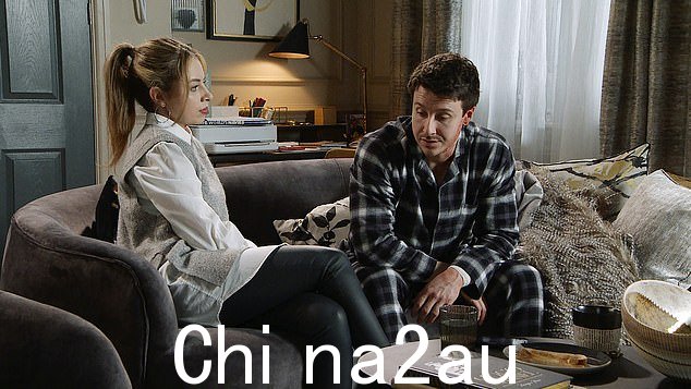 角色:两人在 ITV 肥皂剧中扮演 Ryan Connor 和 Daisy Midgeley