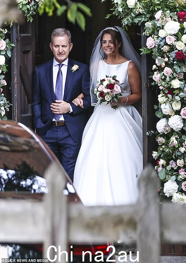 婚礼:杰里米·凯尔 (Jeremy Kyle) 与前保姆 Vicky 于 2021 年 10 月喜结连理,此前他们因疫情被迫六次取消婚礼