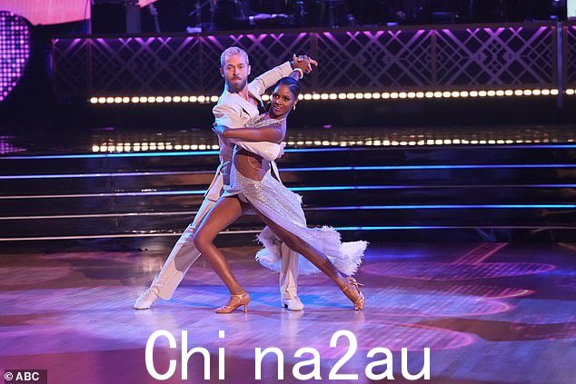 单身女郎明星:27 岁的单身女郎明星 Charity Lawson 与 Artem Chigvintsev 搭档,他们随着 Rihanna 的歌曲 Only Girl (In The World) 跳探戈