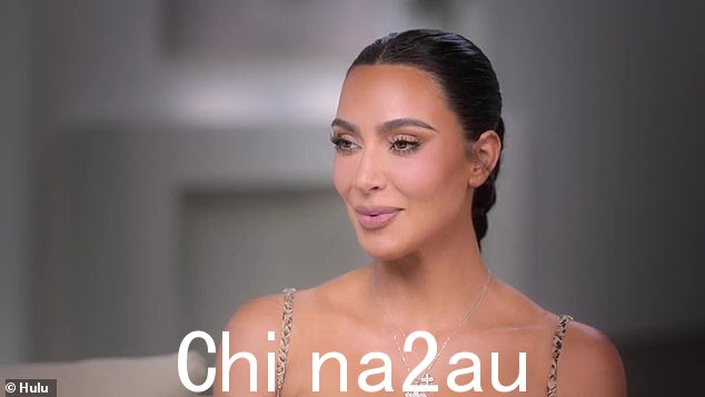 编辑:¿然后我们观看了节目的编辑。我开始听到她对我的评价,”Kim 说道,同时他们播放了考特尼的一段视频,称 Kim 参加 Dolce 演出是一种“贪婪”” class=