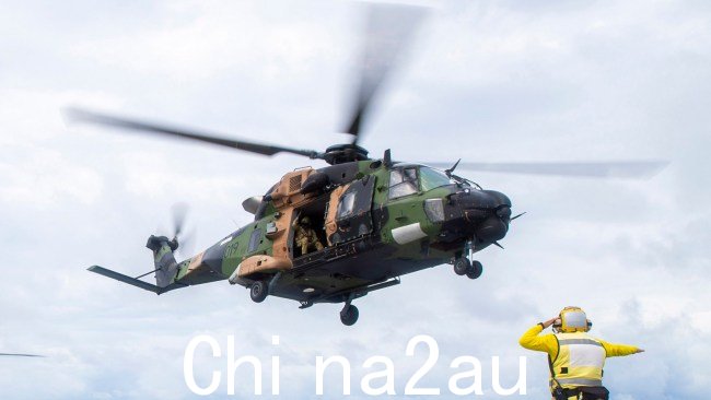 澳大利亚 MRH-90 Taipan 直升机机队提前退役，几个月前，在一次军事演习中，四名机组人员在恐怖事故中丧生。圣灵群岛。图片：CPL Dustin Anderson/澳大利亚国防部，来自 Getty Images。