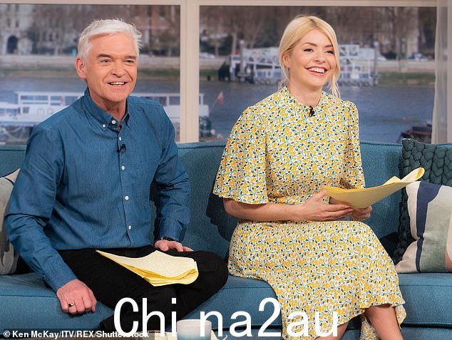 Shephard 有望取代 Phillip Schofield 成为 Willoughby 女士在 This Morning 沙发上的永久搭档。图为:Phillip Schofield 和 Willoughby 女士将于今年 3 月主持演出