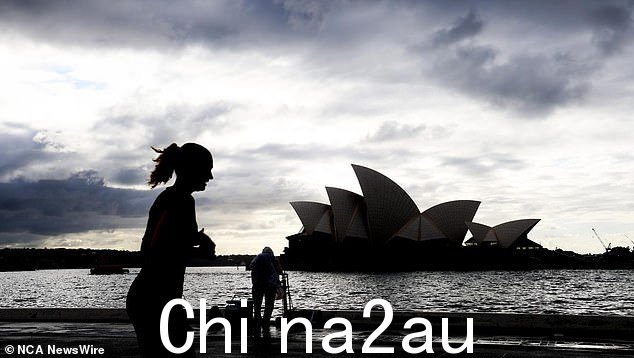 如果任何大悉尼气象站在10月的前三天超过37.3C,这将是有记录以来的早春最高气温